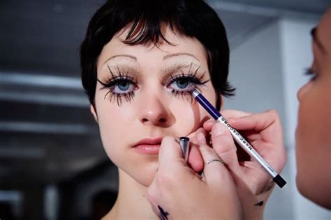 Marc Jacobss Spring 2020 Beauty Look Was An Ode To