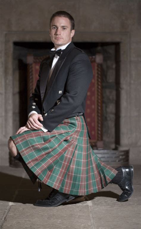 Welsh Traditional 8 Yard Kilt And Flashes Clan