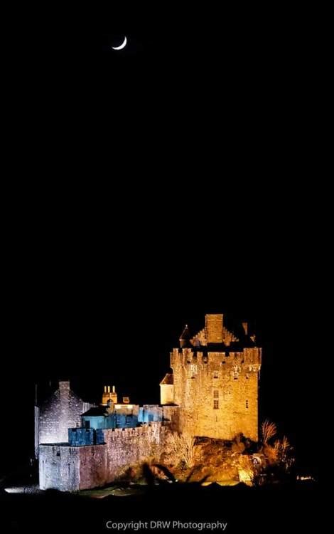 Eilean Donan Castle Under The Crescent Moon By Drw