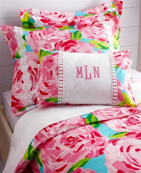 lilly pulitzer hotty pink first impression bedding need lilly pulitzer bedding dorm