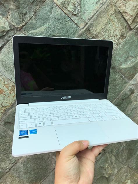 Notebook Asus E203m White On Carousell