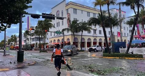 Lluvias Intensas Y Fuertes Vientos Golpean Ciudades De Miami Dade