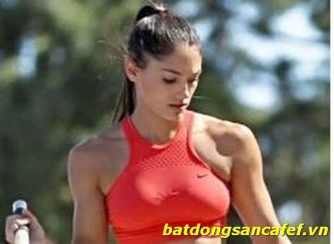 Allison Stokke Photo That Went Viral A Fascinating Story Bat Dong