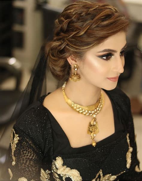 Pin By Laa لاء On ℓååѕ∂ρѕℓåå Pakistani Wedding Hairstyles