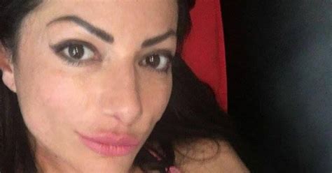 Lattrice Priscilla Salerno Denuncia Tanti Profili Falsi Non Siamo