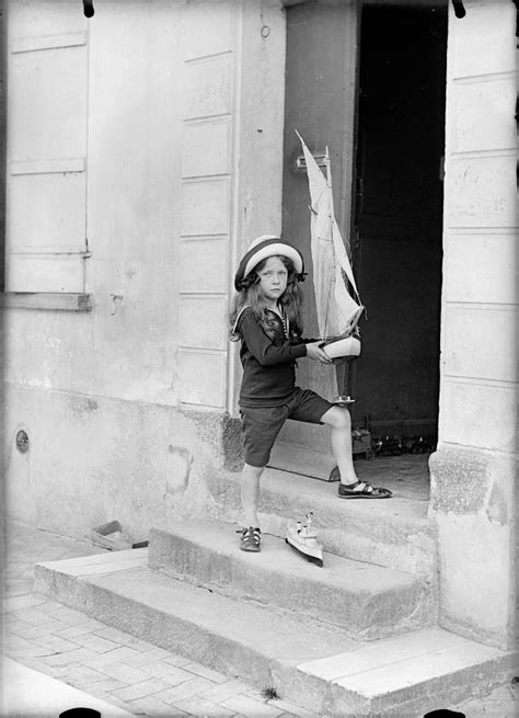 Life Of France In The Early 20th Century Through Amazing Photos