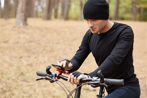 Premium Photo Picture Of Concentrated Amateur Cyclist Spending Weekends In Park