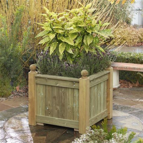 A classic, square wooden planter, the versailles design is made from high quality handpicked redwood pine. Versailles Planter | Square Wooden Planter | Taylor Made