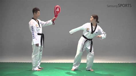 마스터킴스 태권도 도장의 태권도 국가대표 김유하 선수입니다^^. 태권도 기본발차기 (옆후리기) - YouTube