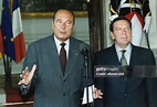 Der französische Staatspräsident Jacques Chirac und Bundeskanzler ...