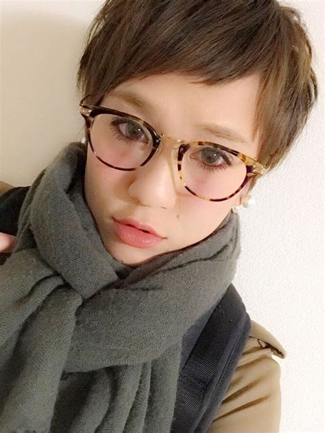 Sakaguchi Yui｜jinsのメガネを使ったコーディネート Wear アジア人 ショートヘア 女の子 ショートカット 髪のインスピレーション