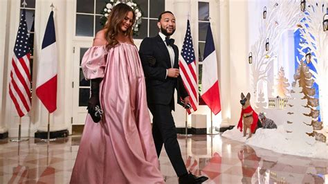 Chrissy Teigen Jennifer Garner And Anna Wintour Lead The Glamour At The White House State