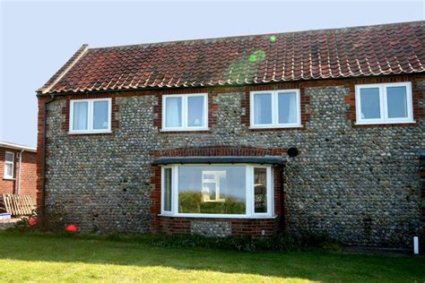 We've compiled this list of cottages that all have reasonable access to a beach of some description. Beach Cottage, Mundesley, North Norfolk A clean, bright ...