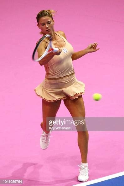 Camila Giorgi Of Italy Plays A Forehand Against Caroline Wozniacki Of Photo D Actualité