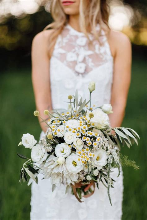 18 Daisy Wedding Ideas To Inspire You Cakes Bouquets Decor More