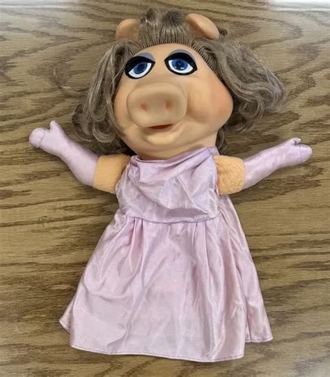 Vintage 1977 Fisher Price Jim Henson Miss Piggy Hand Puppet 855 Doll