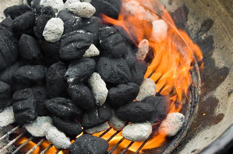 How To Arrange Charcoal Coals For Best Grilling The Meatwave