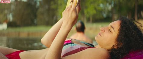 Jenny Slate Nua Em The Sunlit Night