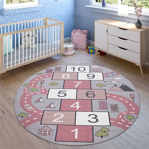 Stadsdel teppich, 130x133 cm aus dem weg! Kinder-Teppich Straßen-Motiv Hüpfkästchen | teppich.de