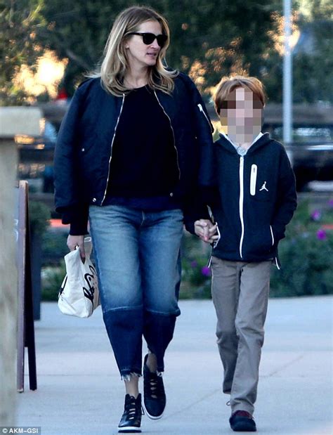 Julia Roberts Flashes A Big Smile With Her Son In Malibu