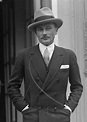 Lucien Lelong in 1925. | Lucien lelong, Histoire de la mode, Jeanne lanvin