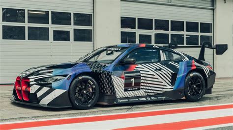 The competition package adds $55,000 and includes additional headlights in north america, the bmw m4 gt3 will be eligible to compete in the gt daytona and gt daytona pro classes of the imsa weathertech sportscar. El BMW M4 GT3 se deja ver en pista bajo una buena dosis de ...