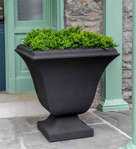 Trowbridge Xlarge Urn 1 Outdoor Garden Planters Urn Planters Concrete