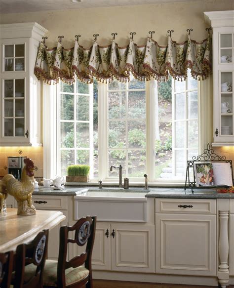 7 kitchen window treatments and roman shades ideas that work best for both a stylish decor & function. 30 Impressive Kitchen Window Treatment Ideas