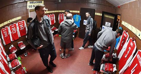 The Amazing Pictures Of Arsenal Seeing The Away Dressing Room At Sutton