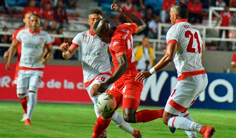 El partido se jugó como antesala al encuentro entre equidad y américa de cali por la liga águila i. América vs Independiente Santa Fe EN VIVO - Liga Águila ...