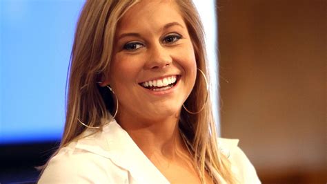 Pregnant Shawn Johnson East Tests Positive For Covid 19 Cnn