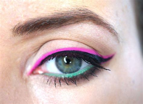 Pink Eyeliner And Mint Green Waterline Bourjous Contour Clubbing