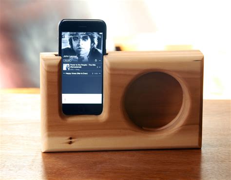 How To Make A Simple Wooden Smartphone Speaker Manmadediy