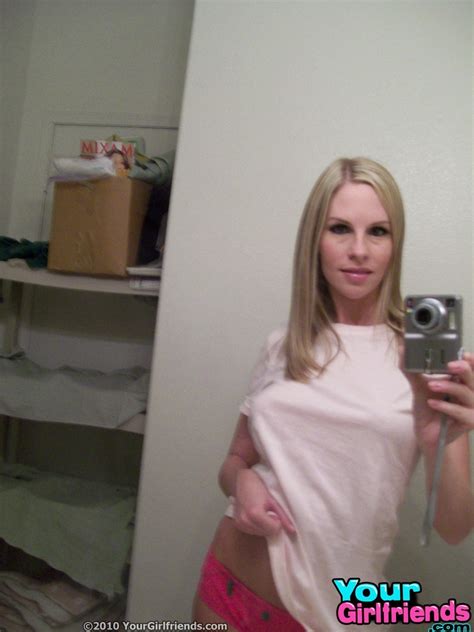 Hot Blonde Chick Rips Off Her Clothes And Takes Mirror And Selfpics