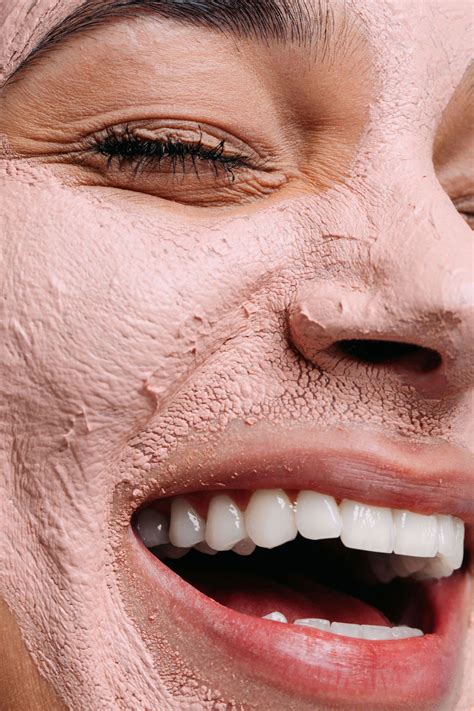 The 16 Best Clay Masks Tested By Byrdie