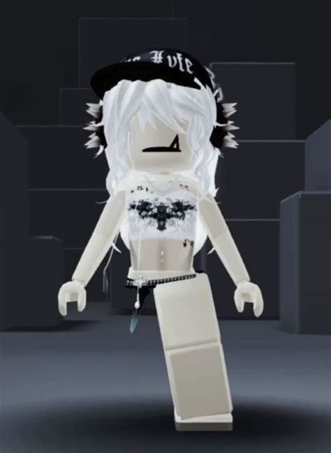 pin by 🖤 on my saves in 2021 roblox girl avatar girl avatar roblox pictures