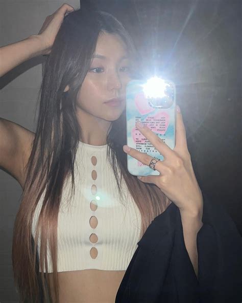 Sinny On Twitter Yeji Looking Fine As Fuck In This Top