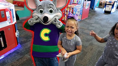 Scared Of Chuck E Cheese Disaster 😱 Youtube