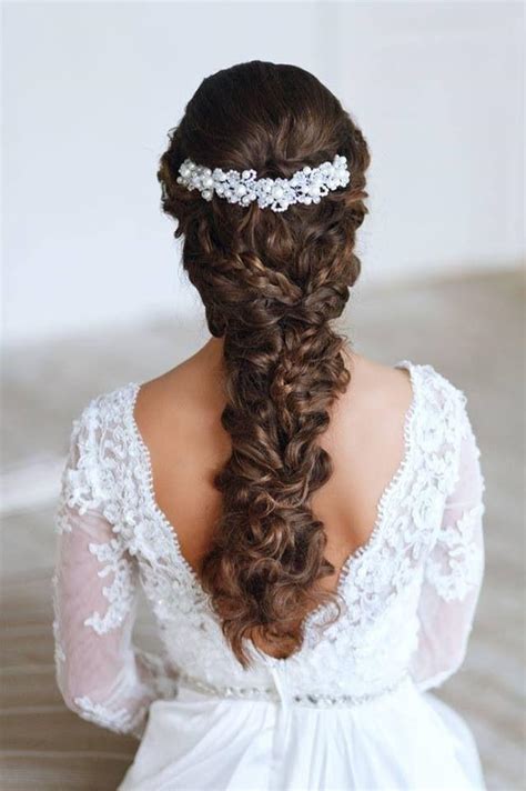 Messy Braid With Curly Hair With Hair Comb 2039807 Weddbook