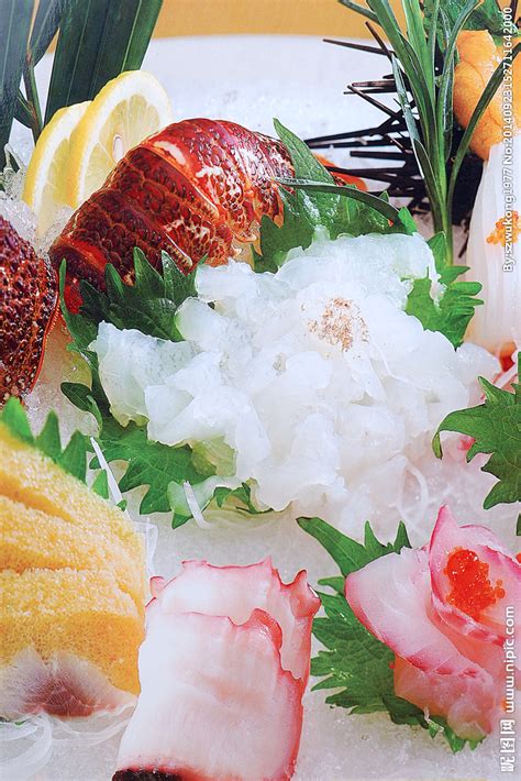 In the sense of cuisine, borrowed from japanese 料(りょ う)理(り) (ryo uri). 日式刺身摆盘_日式料理摆盘_日式摆盘_日式便当摆盘