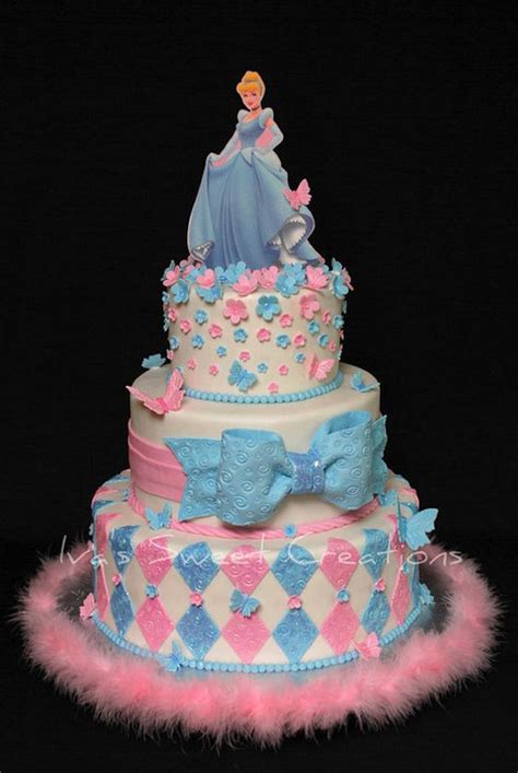 Cinderella Decorated Cake By Ivanova Pichardo Cakesdecor