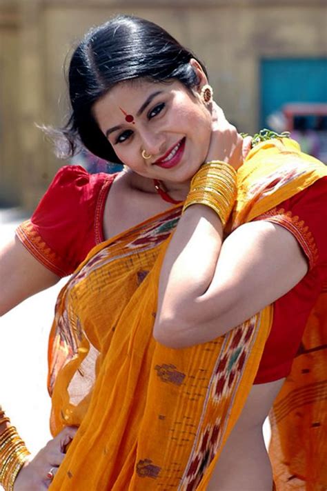 Pictures From Indian Movies And Actress Sangeetha Low Hip Saree Navel