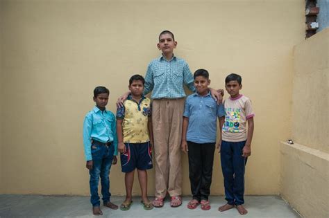 Photos Meet Karan Singh Worlds Tallest Boy At 6ft 9inches Ekohotblog