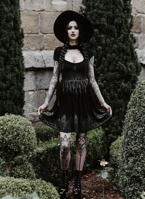 Pin By Dez Ash On Gothic Enchantment Goth Girls Goth Fashion