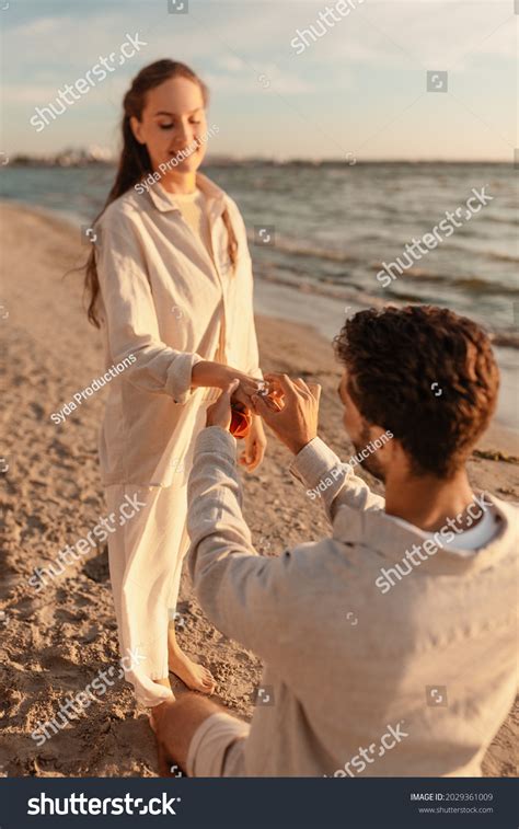 Couple Proposing Images Stock Photos And Vectors Shutterstock