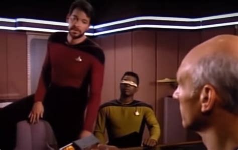 Star Trek Jonathan Frakes Reveals The Origin Of The Riker Sit