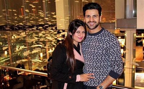 See Vivek Dahiya Cannot Help But Stare At Wife Divyanka Tripathi And It Is Adorable India Today