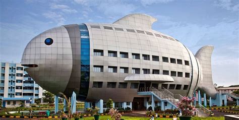 Top 15 Most Extraordinary Office Buildings In World