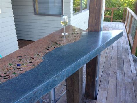 No need to invest in expensive outdoor furniture. Beach Glass Bars : outdoor bar