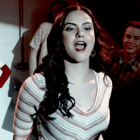 ↳ 𝐑𝑰𝑽𝑬𝑹𝑫𝑨𝑳𝑬 🦄 Veronica Lodge Riverdale Veronica Riverdale